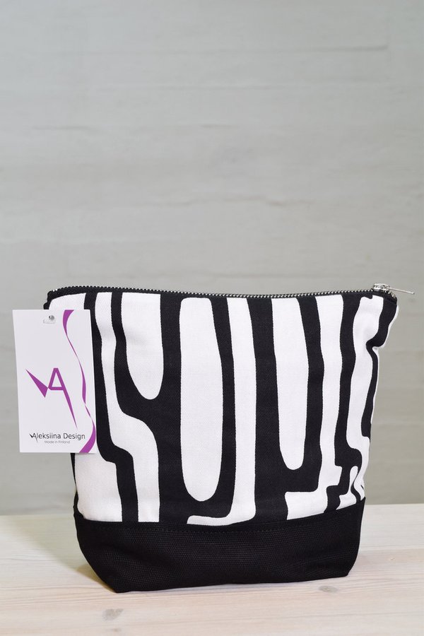 Aleksiina Design Mukana Makeup Bag Black & White