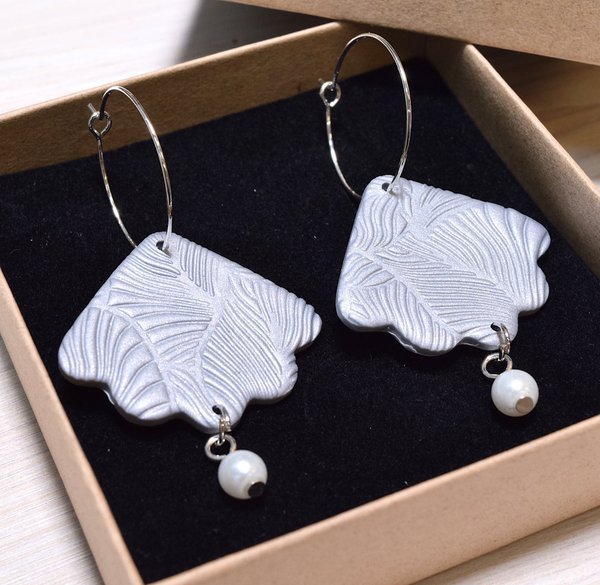 Aleksiina Design Fan earrings with pearl, silver