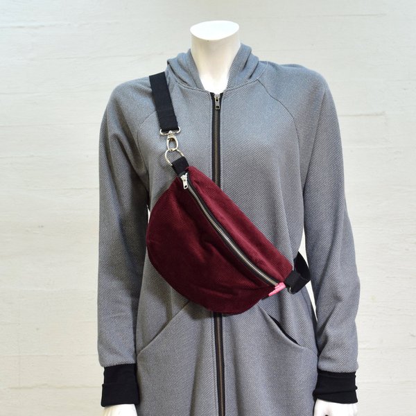 Aleksiina Design Olga Cross Body Bag Curduroy burgundy